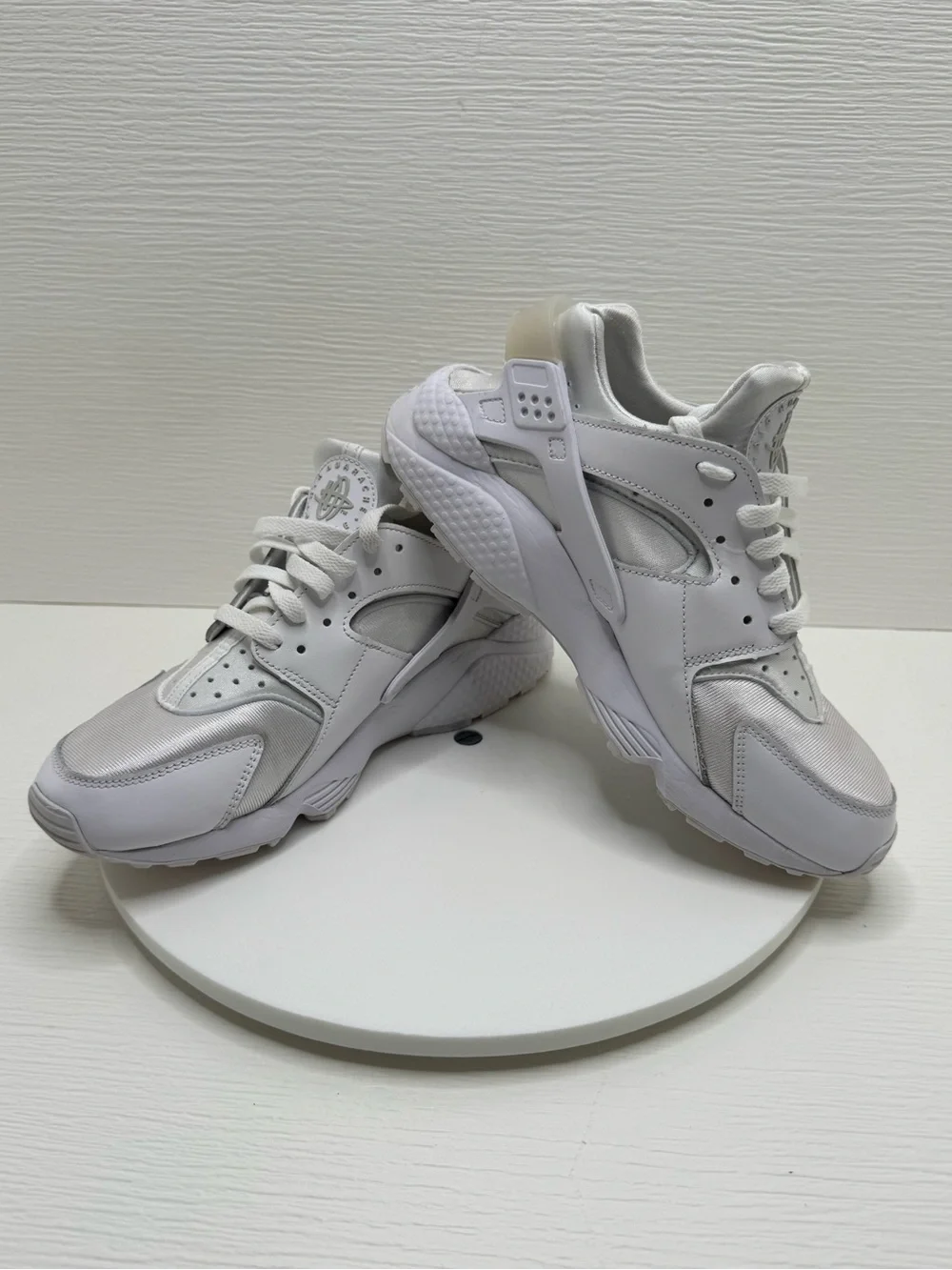 Nike Air Huarache Run Women's Size 10 Running Shoes Triple White *Worn once